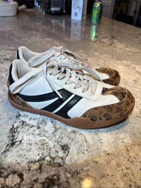 BERNESS Larson Retro Leopard Print Sneakers White Black Size 6 EUC